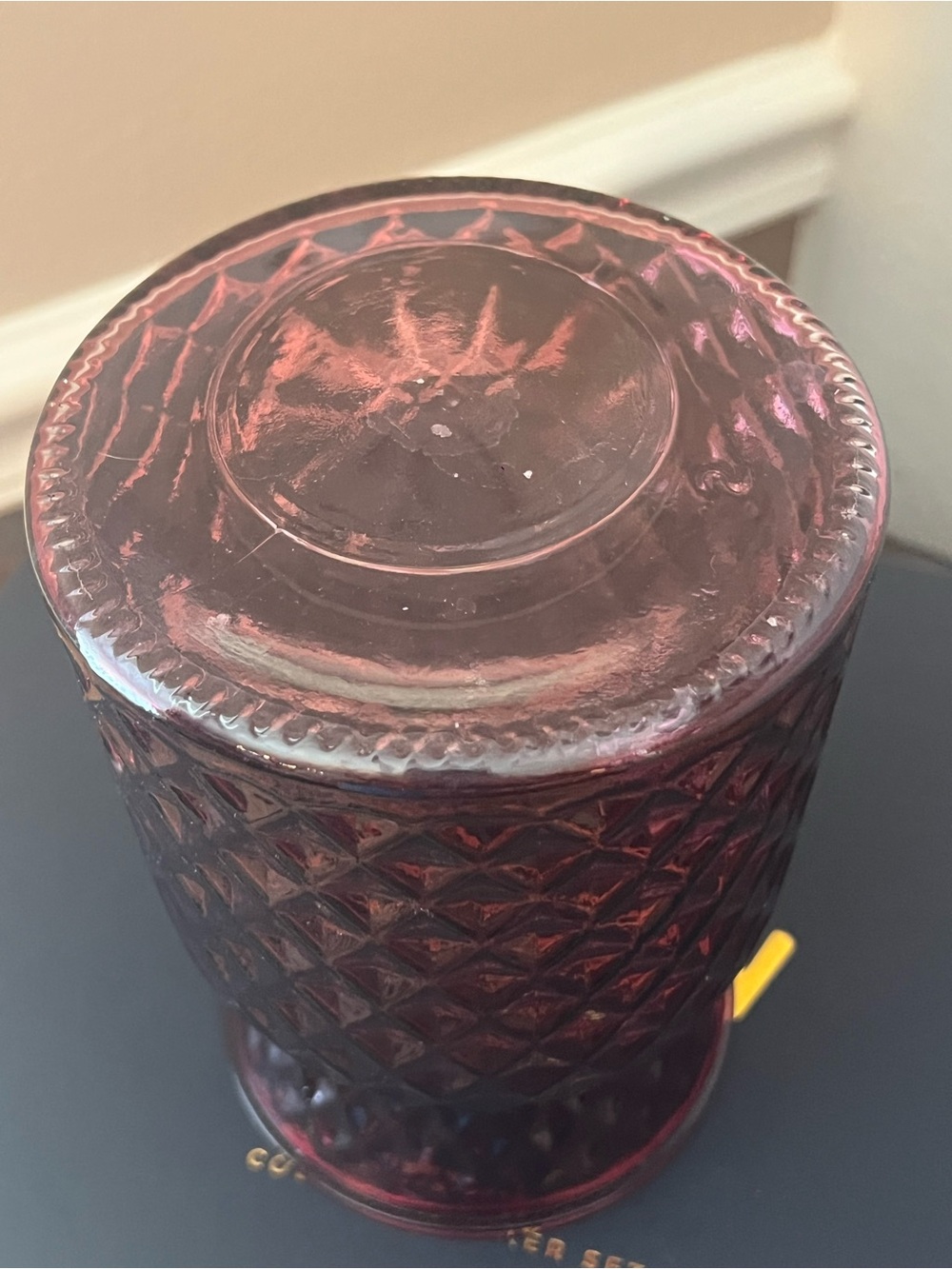Deep Red Diamond-Texture Glass Vase - Picture 7 of 10